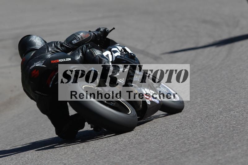 /Archiv-2022/07 16.04.2022 Speer Racing ADR/Gruppe gelb/backside